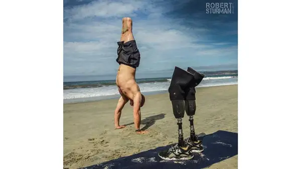 18 navdihujočih poz: Kako joga pomaga pri zdravljenju veteranov in PTSP -jev