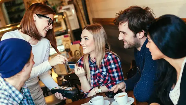 couple eating, going out to eat, feminism