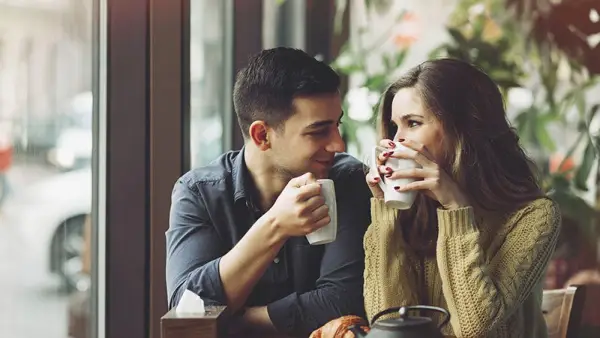 couple in cafe