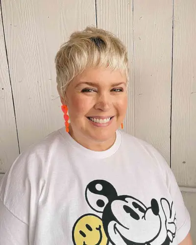 Short Bangs for a Round Face