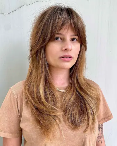 Long curtain bangs for a square face