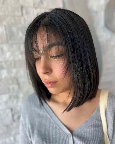Neck-Length Blunt Hair with waterfall Choppy Bangs