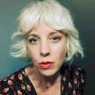 Short Feathered Layers and Bangs