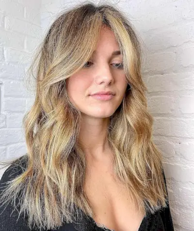 Curtain bangs for oval face shapes