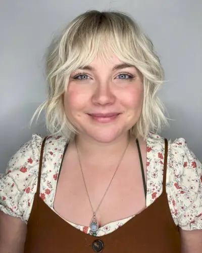 Messy Textured Bangs for Round Faces