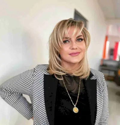 45 Účesy s postranní frangifutti, ideální pro každou formu obličeje