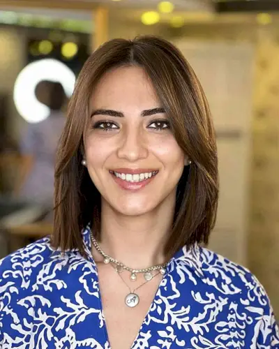 Shoulder-Length Straight Cut with Long Curtain Fringe