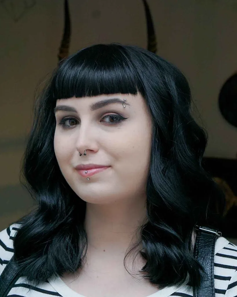 56 ljubkih kratkih frufrujev, ki so v trendu leta 2026' title=