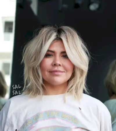 Long shaggy curtain bangs