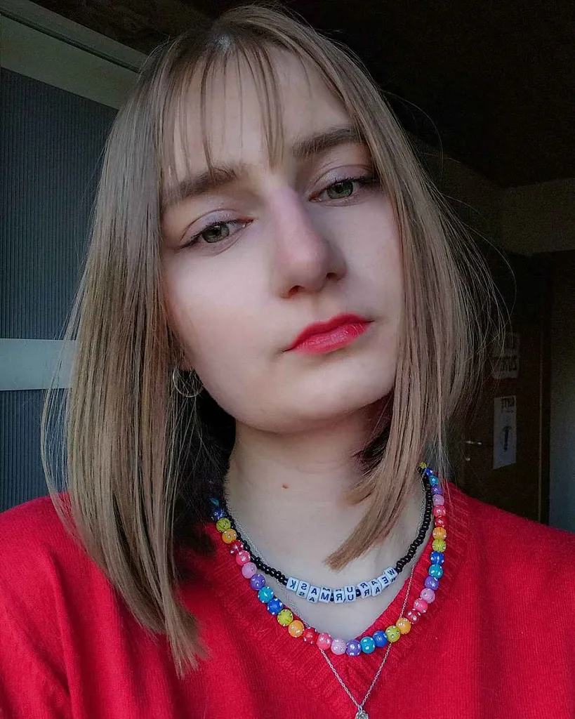 Ostri šiška za kvadraten obraz' title=