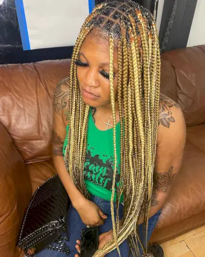 Blonde knotless box braids