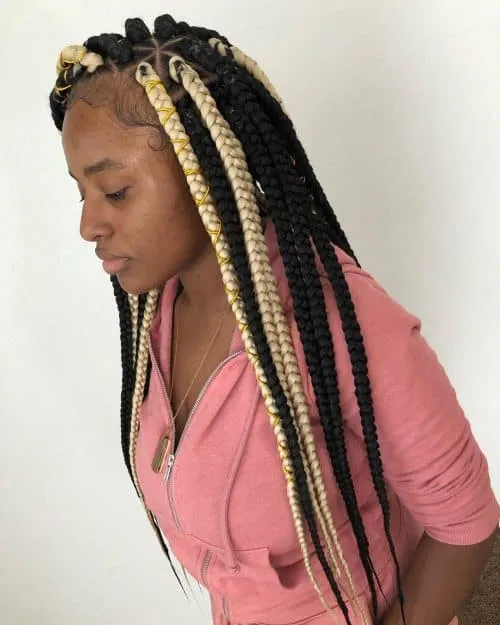 Triangle Goddess Box Braids' title=
