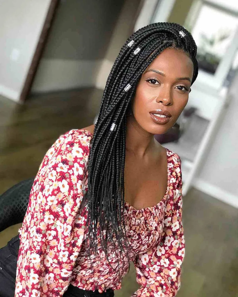 43 Box Braids-Frisuren für schwarze Frauen (Trends 2025)