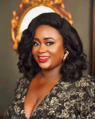 Lightly Curled Long Bob for African-American Women