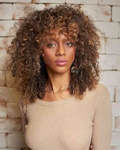 Voluminous Bright Natural Curls for African-American Women