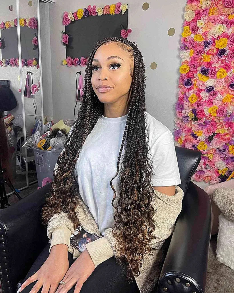 Głębokie, boczne warkocze bez węzłów z lokami, do pasa' title=