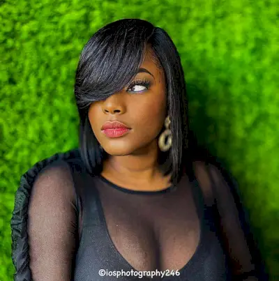 28 frisurer i et varmt kort stof til sorte kvinder i 2024