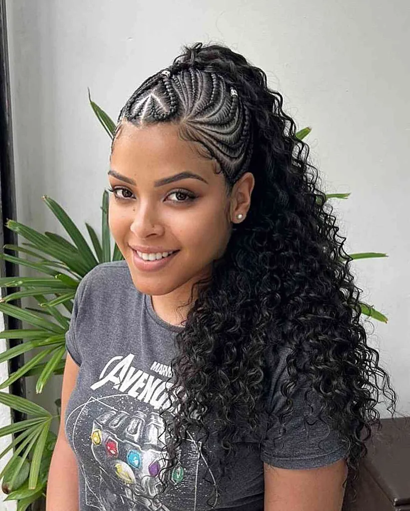 Feed-Ins mit einem geflochtenen Herz-Top für schwarze Frauen' title=