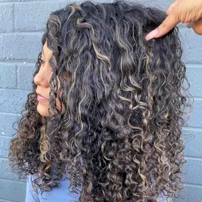 3b curls with blonde highlights