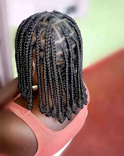 Neck-Length Traditional Knotless Bob Braids 