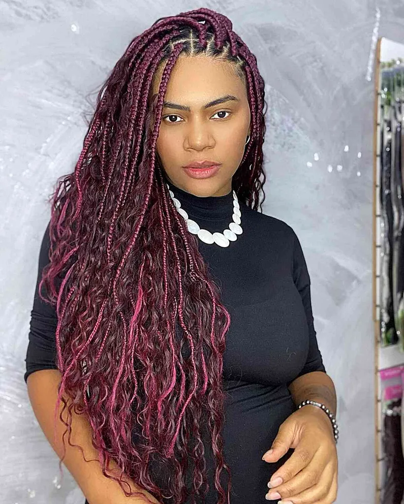 Vinröda virkade boxflätor för svarta kvinnor' title=