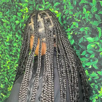 Long-Length Knotless Stitch Box Braids with Wavy Strands