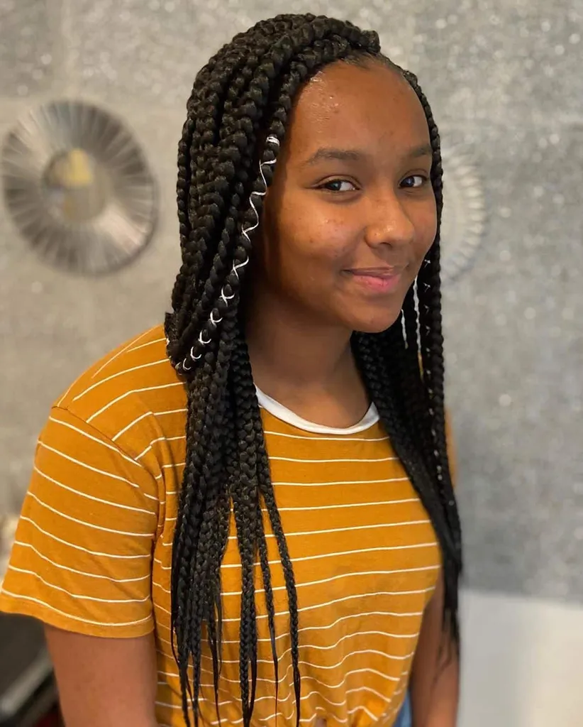 šonu braukė poetinio teisingumo pynes' title=