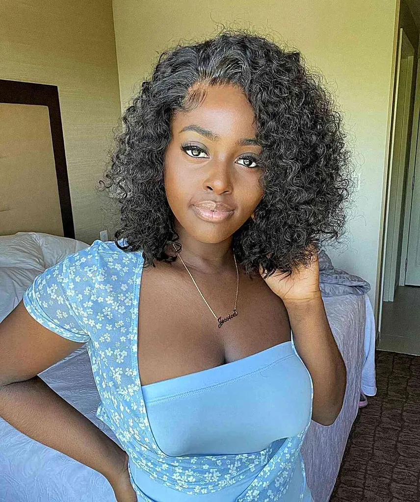 Bob riccio da cucire' title=