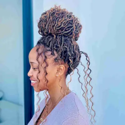 Goddess Faux Locs with Highlights for Black Ladies