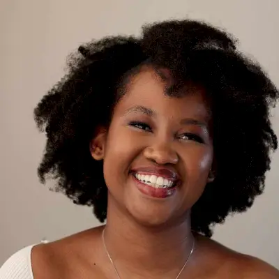 Perfect Side-Parted Bob for Natural Short Hair