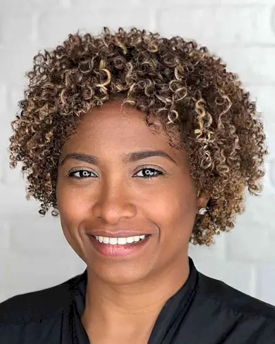 Short Natural Highlights for a Curly Afro for black women