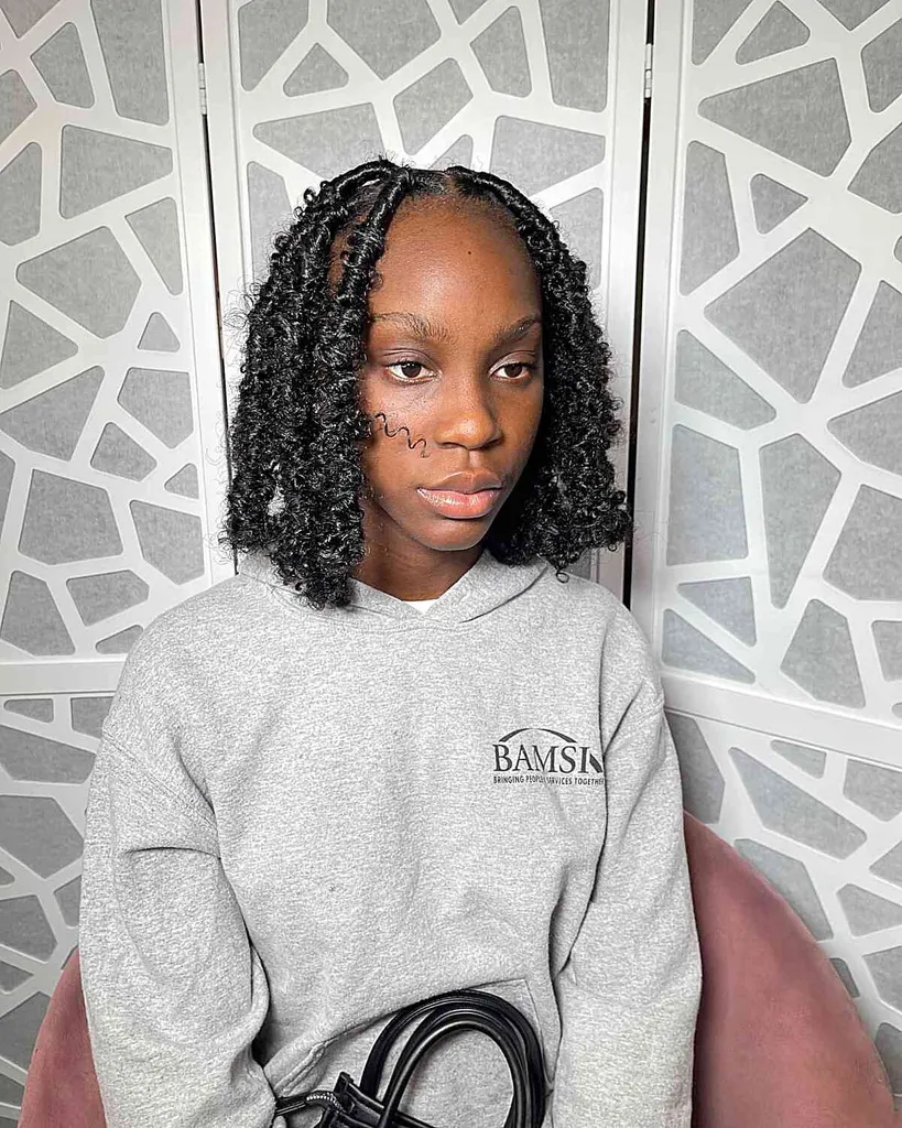 Locs falsos de bob curto' title=