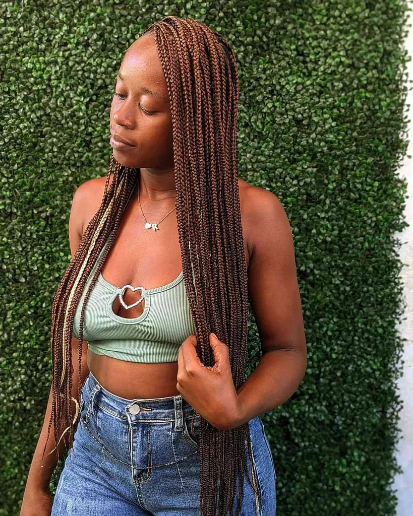 40 lange Box-Zöpfe sind laut Flechter derzeit im Trend' title=