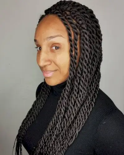 Elegant jumbo Senegalese twist braids