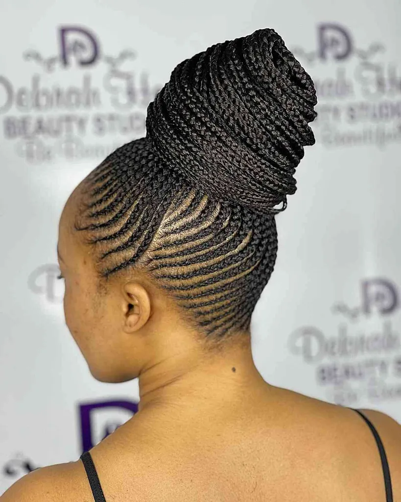 三つ編みお団子が復活中: それを証明する 35 の例をご紹介します' title=