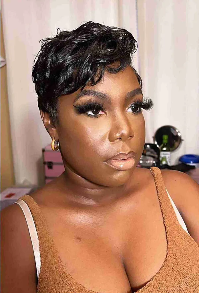 מארג שיער פיקסי מתולתל' title=