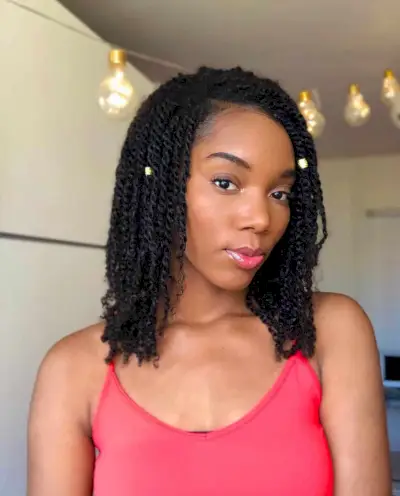 Amazing medium-length kinky twists