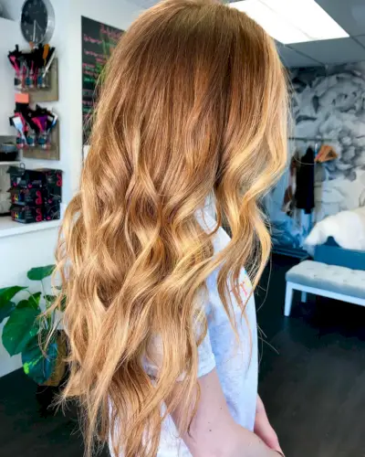 Natural Golden Strawberry Blonde Hue