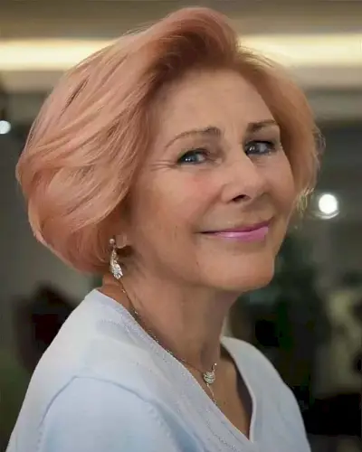 Side-Parted Strawberry Blonde Bob