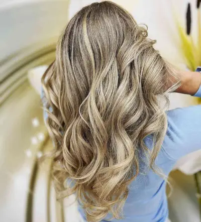 52 Cheveux blonds avec des points bas que vous devez voir en 2024