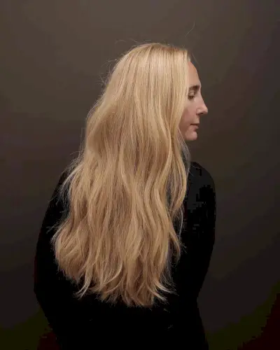 Warm Blonde Long Hairstyle with Soft Waves