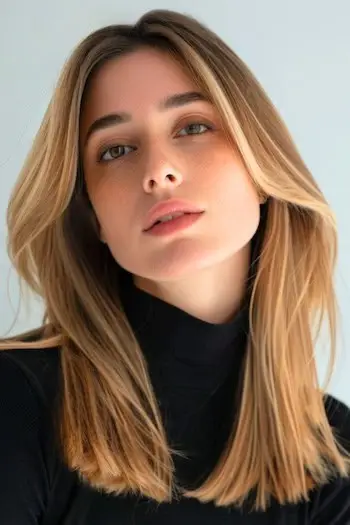 Idea colore per capelli biondo miele sabbia per incorniciare il viso.