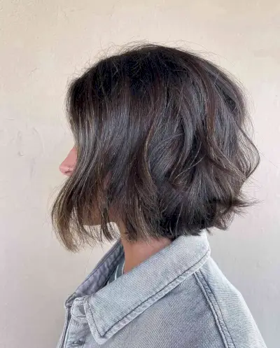 Soft Neck-Length Wavy Bob for Fine Hair