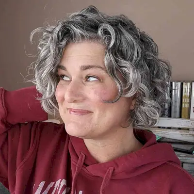 Short Chin-Length Bob Hair with Voluminous Waves and Curls