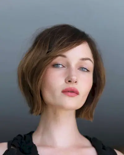 Cool Brunette Side-Parted Blunt Bob