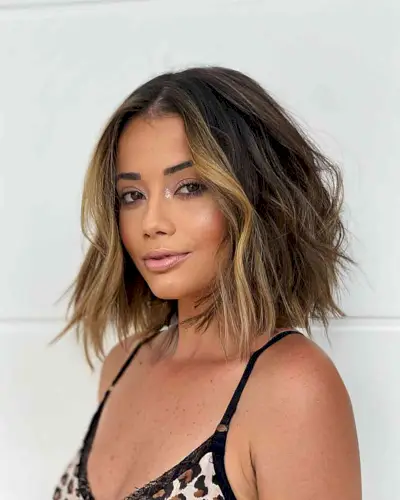 Textured Shaggy Lob with a Subtle Money Piece