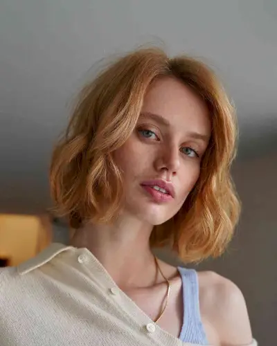 Short 90s-Inspired Copper Blunt Bob