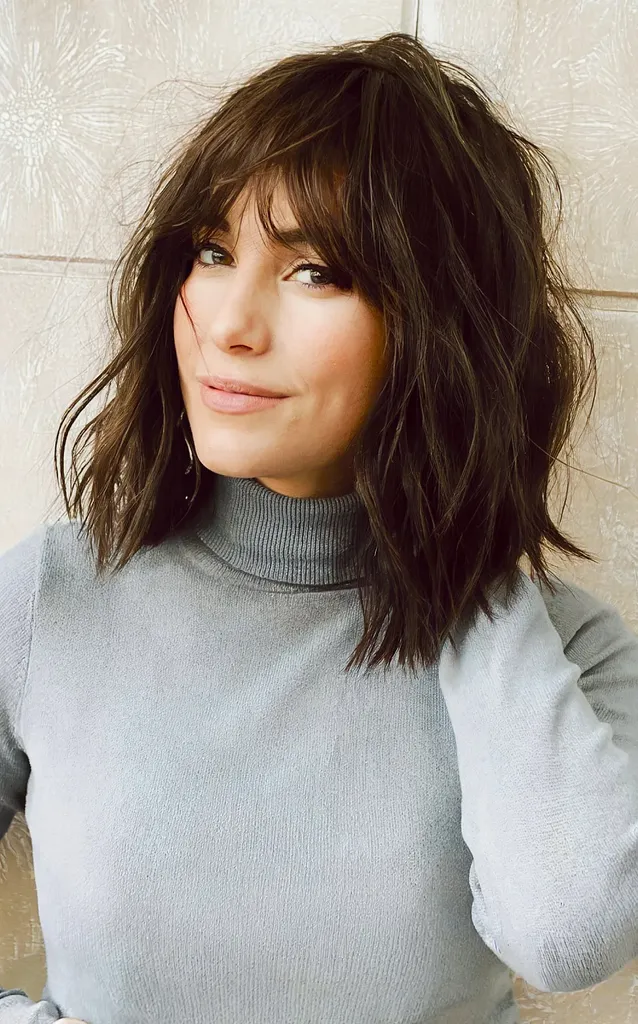 lob ar gariem slāņiem un sprādzieniem' title=