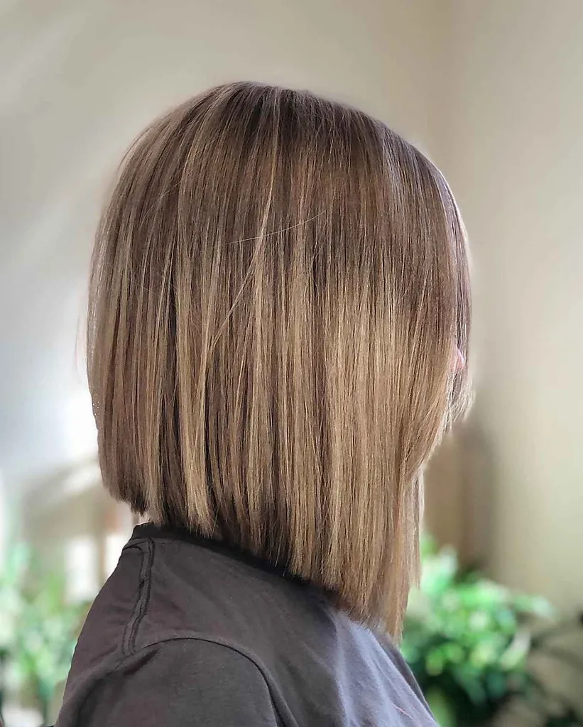 klasiskais strupu matu griezums' title=