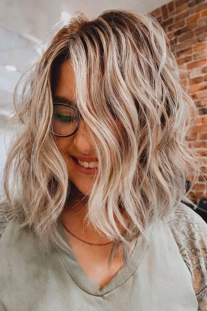 70+ stilīgākās garās Boba frizūras jeb The Lob Haircut